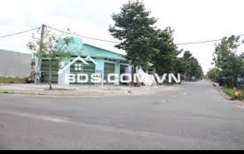 NGÂN HÀNG THANH LÝ ĐẤT GẦN CHỢ , SÁT KCN CHỈ 740TR , CÓ LÔ GÓC 2MT KD